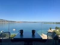 Mar Mar Beachfront Penthouse - B&B Seline