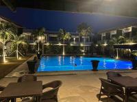 Tropical Poolside Apartment - B&B Dauis