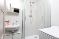 Apartment with 2 bedrooms with kitchen near metro - B&B Praga