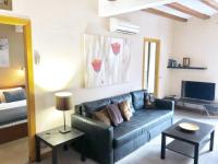 Nou Rambla 3 bedroom apartment - B&B Barcellona