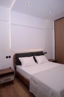 Youtzin - B&B Loutraki