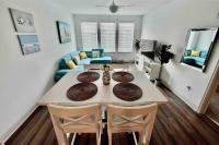 Elegant 2 King Bed Southside Pool Mayo Clinic UNF - Bed and Breakfast Jacksonville