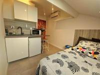 Studette indépendante Hyères Gare Particulier - B&B Hyères