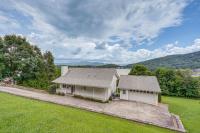 < 1 Mi to Lake Chatuge: Home w/ Mtn & Water Views! - Ferienwohnung Young Harris