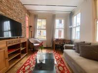 Authentic Beyoğlu Flat 2BR w Brick Walls Vint - B&B