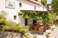 Kraška hiša Škrla - B&B Divača