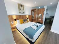 Studio Apartment with King Bed