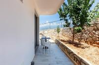 House of Stones 7, Cozy Room w Parking - Bed and Breakfast Himarë