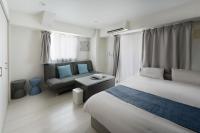 We support a comfortable trip, Direct access to Kansai Airport, Room in the heart of Osaka, Maximum 4 people, Room 402 - B&B Osaka