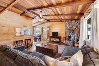 Vista Sugarloaf ~ Dog-friendly Mountain getaway near town & skiing w/ gas grill & spacious deck - Ferienwohnung Sugarloaf