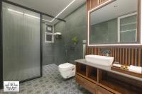 Suite with Hot Tub