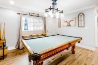 Brewer Escape ~ Modern, newly renovated escape with mountain views - five minutes to town - Chambres d'hôtes Sugarloaf
