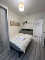 Double room - Private Bathroom-A newly built apartment with 3 floors- 5 rooms-3 Bathrooms-1 kitchen-1 terrace - Chambres d’hôtes Londres