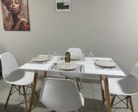 Warm, Homely Apartment - 5min Away Menlyn Main - B&B Pretoria