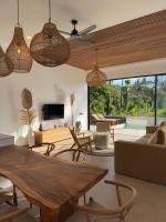 Julim Aura - Bed and Breakfast Amed