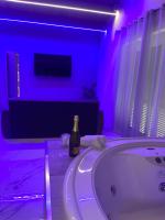 Deluxe Suite with Spa Bath
