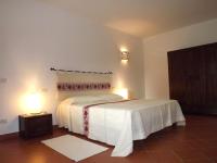 Deluxe One-Bedroom Apartment