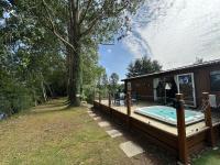 Rudd lake Luxury lakeside lodge with fishing & hot tub@Tattershall - Chambres d'hôtes Tattershall