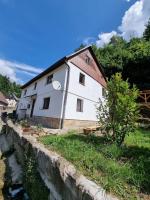 Hobití domeček u lesa a studánky - Bed and Breakfast Bělá
