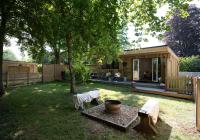 Copper Beech Lodge with Hot Tub, Games Room, Fire Pit - Bed and Breakfast Toppesfield