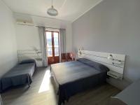Dreibettzimmer mit eigenem externen Bad