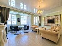 Deluxe Appartement met 2 Slaapkamers en Balkon