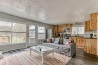 Riverbend Retreat 3 - Riverfront, Hot Tub, BBQ Pet Friendly - B&B Rhododendron