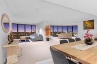 HUGE 3bed 3Bath Skyhigh view - Bed and Breakfast Brisbane