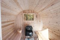 Spa and Sauna - Riverside - Brand New- SKOV Chalets - Bed and Breakfast Sainte-Côme