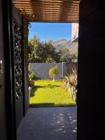 Modern Retreat at Hout Bay Beach - Chambres d’hôtes Hout Bay