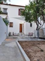 V House Cozy & Quiet Escape - B&B Mitilene