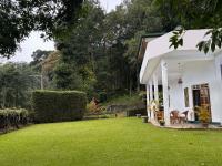 Magnolia Villa by Kandyan Manor - A Forest Sanctuary - Bed and Breakfast Hinnarangolla