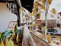 SEAS the DAY luxury seafront! - Ferienwohnung Grand Baie