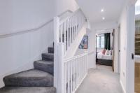 BIG MCR 5-bedroom Contractor House Sleeps 8 with Parking by PureStay - Chambres d'hôtes Manchester