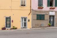 Homiday - Grey Apartment - Free Parking - Chambres d’hôtes Collesalvetti