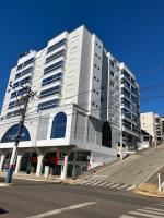 Ap 3 quartos, novíssimo, confortável,frente para Avenida principal - B&B Piratuba