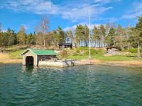 Villa Västanro Skärgårdsstuga på egen ö med båtskjuts - Bed and Breakfast Sunti