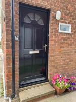 Spacious Town Centre Apartment - B&B Barnsley