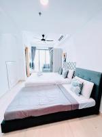 Two-Bedroom Deluxe Apartment with Balcony