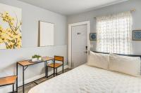 Steps to Sand Studio Stay in Daytona Beach! - B&B