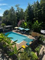 Le Havre de paix vue sur piscine - B&B
