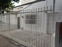 Amplia habitación independiente a 2 cuadras de la playa y el aeropuerto - Chambres d'hôtes Carthagène