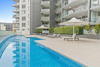 Central Apartment w Pool, Gym n Free Parking - B&B Braddon