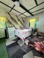 John and Agnes Nicol - B&B Claveria