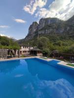 Kuća za odmor sa bazenom Diva Grabovica - Chambres d’hôtes Jablanica