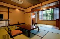 Chambre Triple de Style Japonais avec Salle de Bains Commune (Wakitakan)