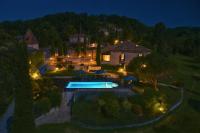 Domaine de la Roque à la campagne BBQ ping pong-piscine prviée chauffée - B&B Valprionde