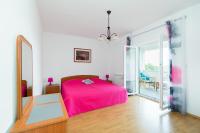 Apartment mit 2 Schlafzimmern und Terrasse