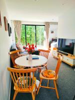 Tranquil Bamboo Oasis at Christchurch - B&B Christchurch