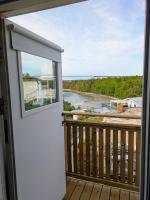 Cozy apartment near salty baths! - Bed and Breakfast Uddevalla